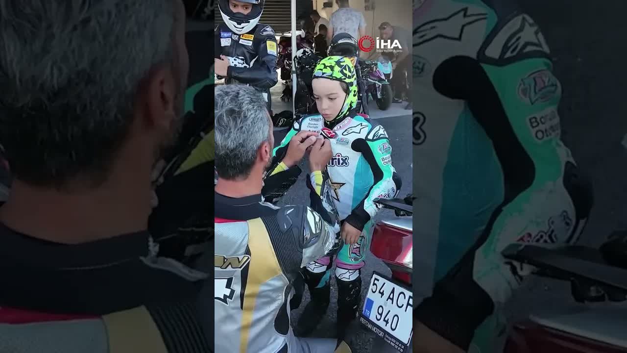 Oyuncu Kıvanç Tatlıtuğ Dünya Şampiyonlarıyla Birlikte Sürüş Yaptı!