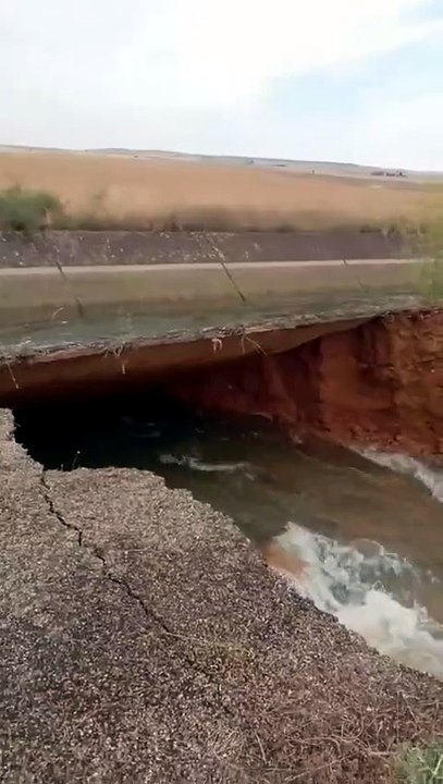 Rotura del canal de la margen izquierda del porma