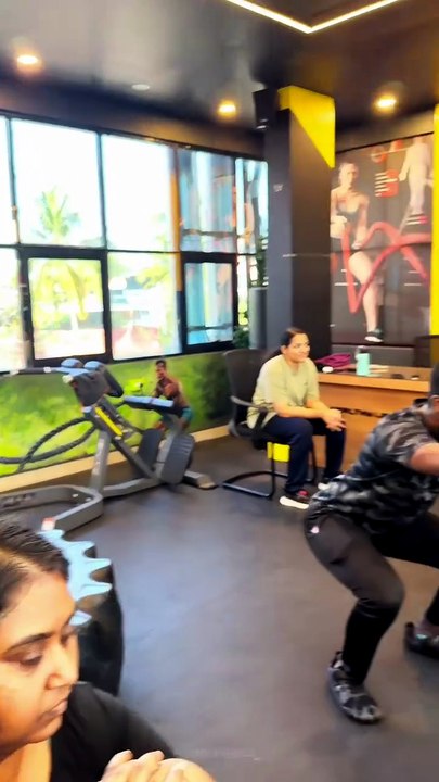 Squat Holding challenge @lifetimegymtvm ... #fyp #trending #gym