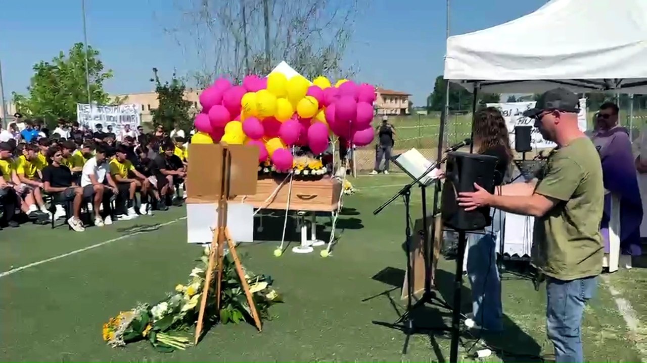 Cerreto Guidi, l'ultimo saluto a Thomas Rannino: il ricordo dei compagni di scuola
