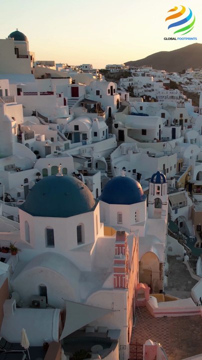 Santorini Social Media vs Reality