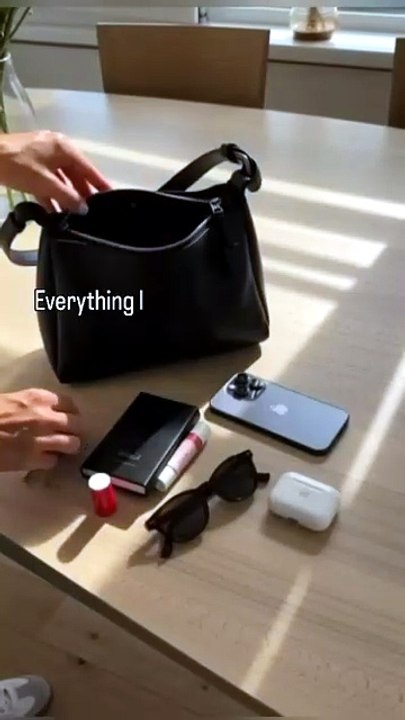 What's In My Everyday Bag? 👜🤍