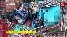 हरिद्वार में बेतरतीब खुदाई से मकान ढहा, सीवर के लिए खोदी गई सड़क में गाड़ियां धंसी, छाता लेकर निरीक्षण को निकले डीएम