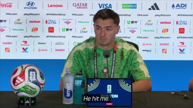 Chaos! - Journalists fight at Brahim Diaz press conference