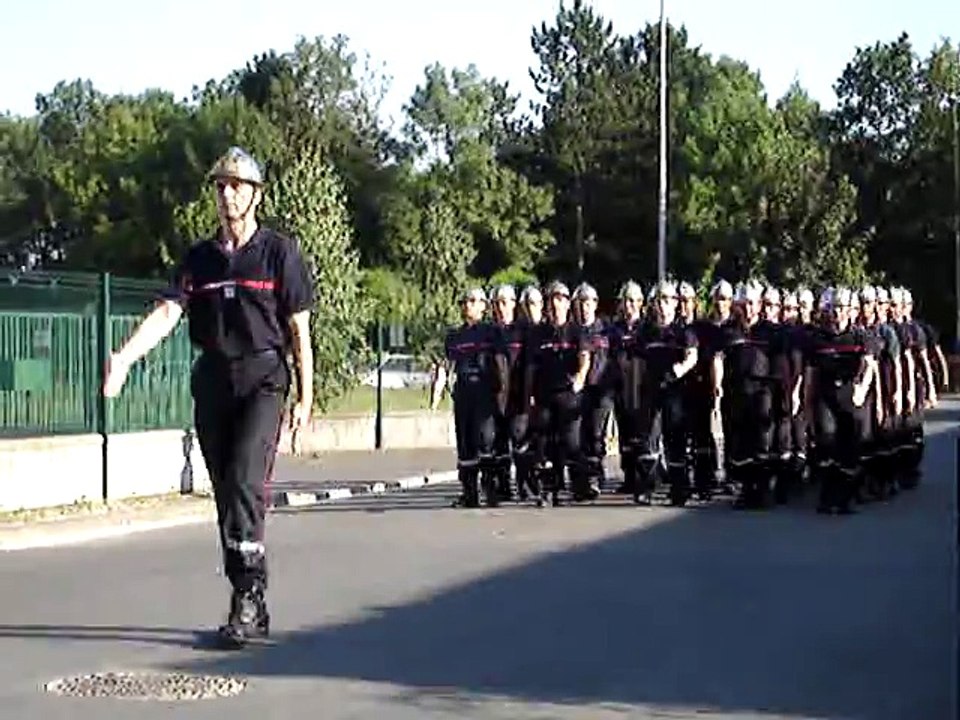 Entraînement des sapeurs-pompiers au défilé du 14 juillet