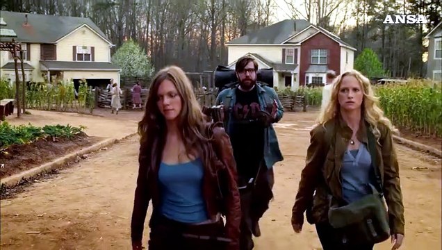 Siamo serie: Revolution, Good American Family, An irrelevant dialogue