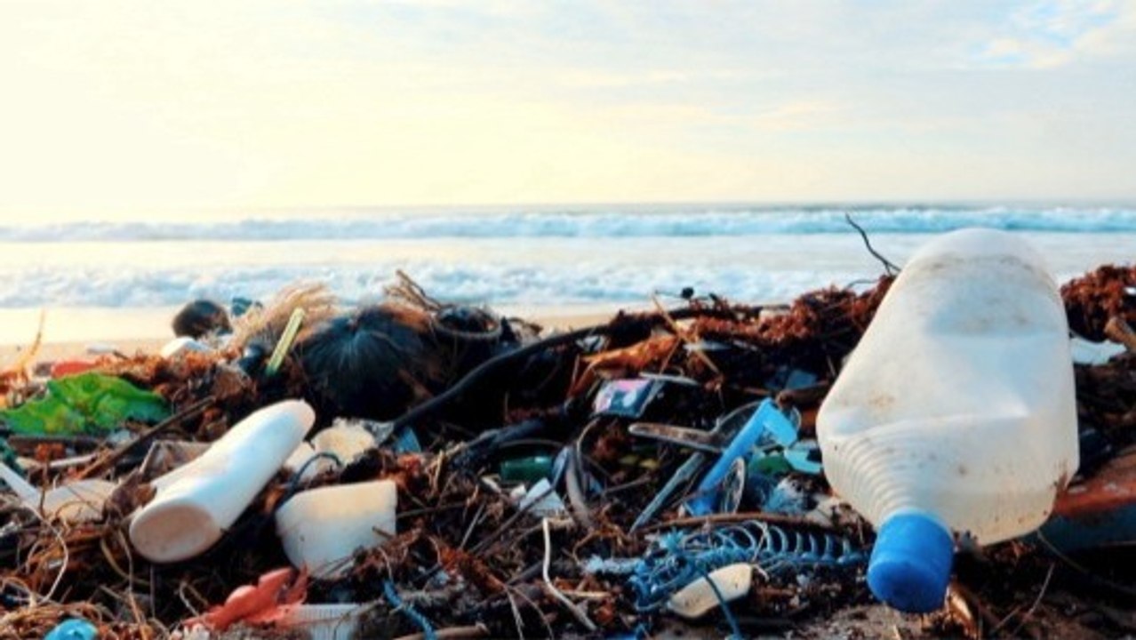 Turning Plastic into Clean Hydrogen: Could It Save Our Oceans?