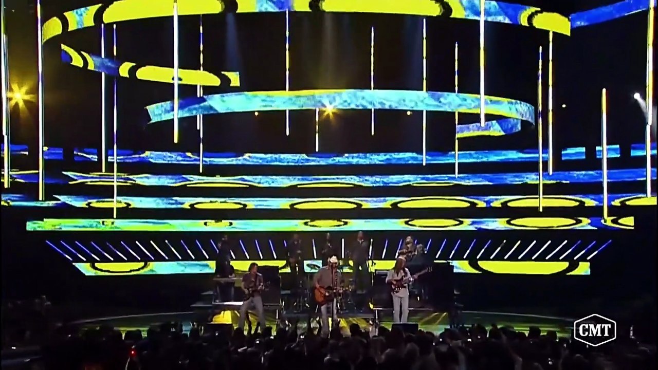 God Love Her - Toby Keith (live)