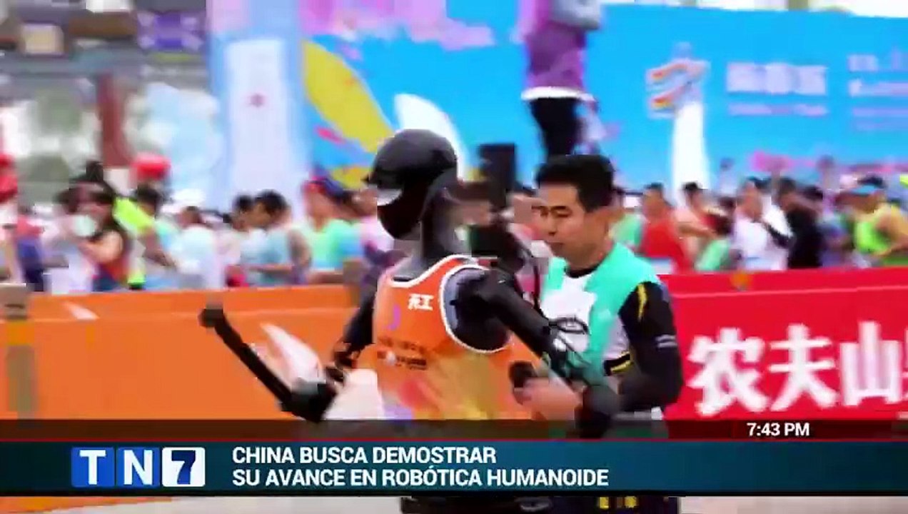 Robots humanoides correrán media maratón en China para poner a prueba su autonomía [Full Movie]
