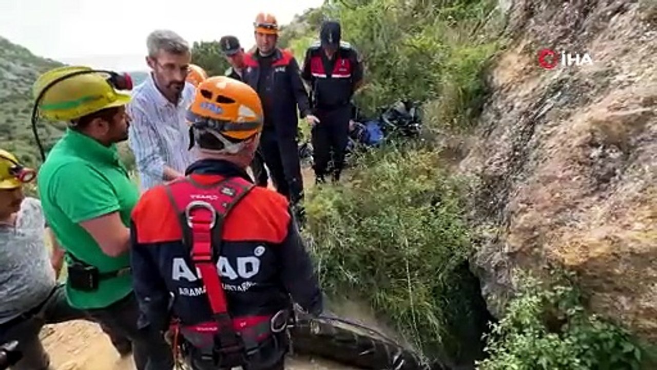Define aradığı mağarada sıkıştı: Ekipler kurtarmak için zamanla yarışıyor