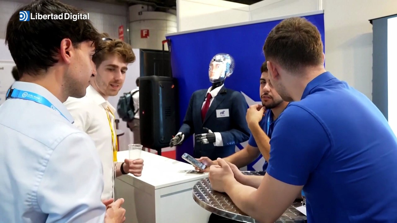 Tecnología que asombra: el robot que cambia de rostro