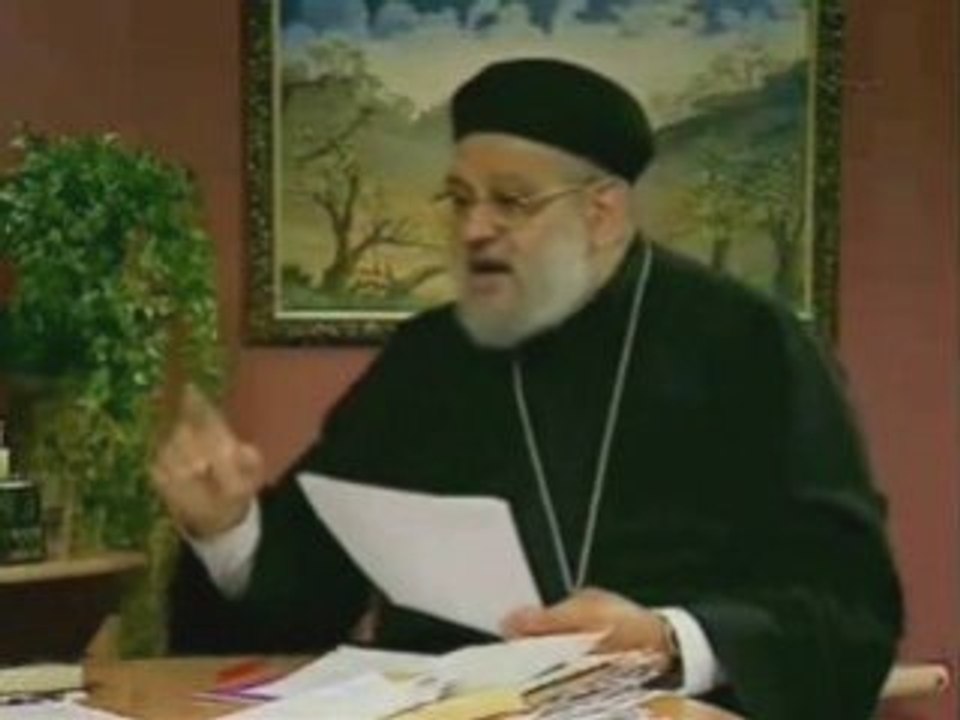 القمص زكريا بطرس والاله القمرى