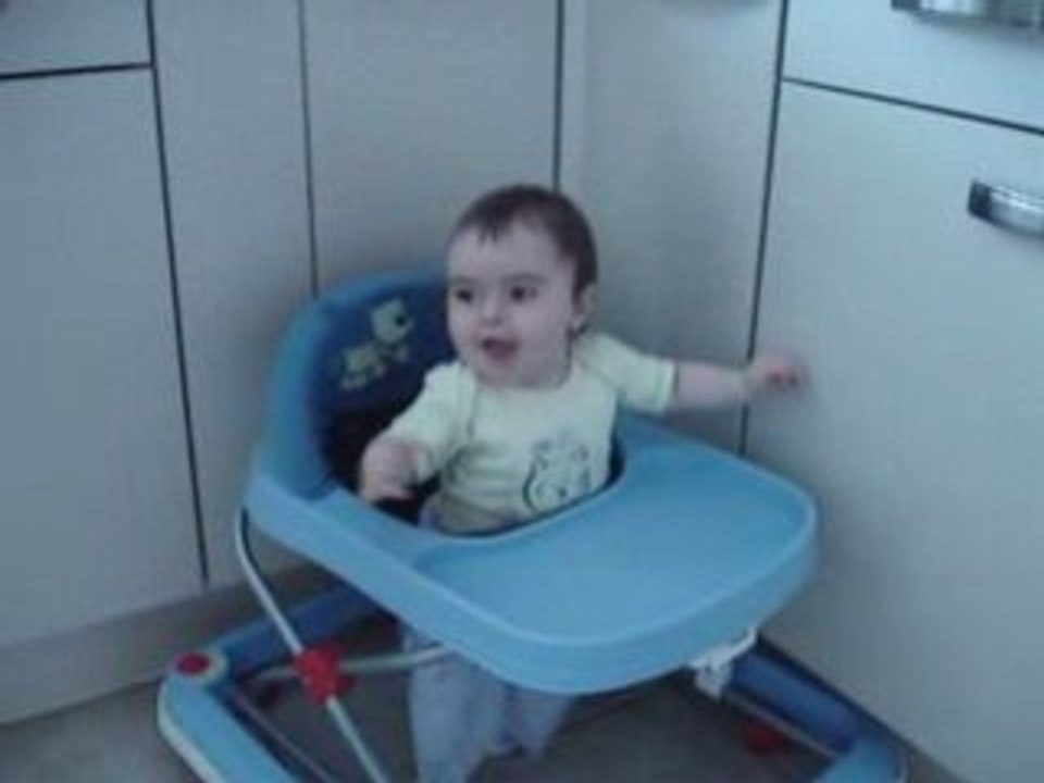 Julie, sa première dans le trotteur