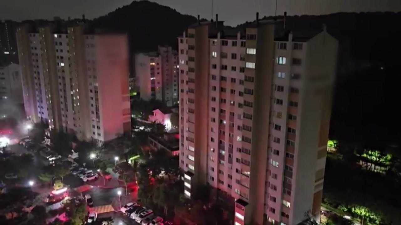 인천 아파트 지하주차장에서 불...다친 사람 없어 / YTN