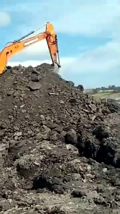 Heavy Equipment Operations at Kalimantan Coal Mining Site