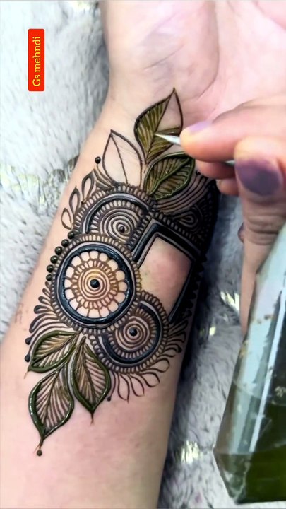 Beautiful stylish mehndi design #sorts #reel #viral