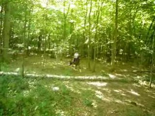 saut d'un tronc dans la fôret 2eme essai