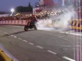 SansTitrevideo moto daffy spider man