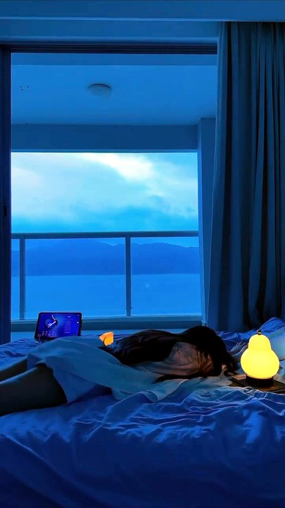 I'm alone welcoming the night