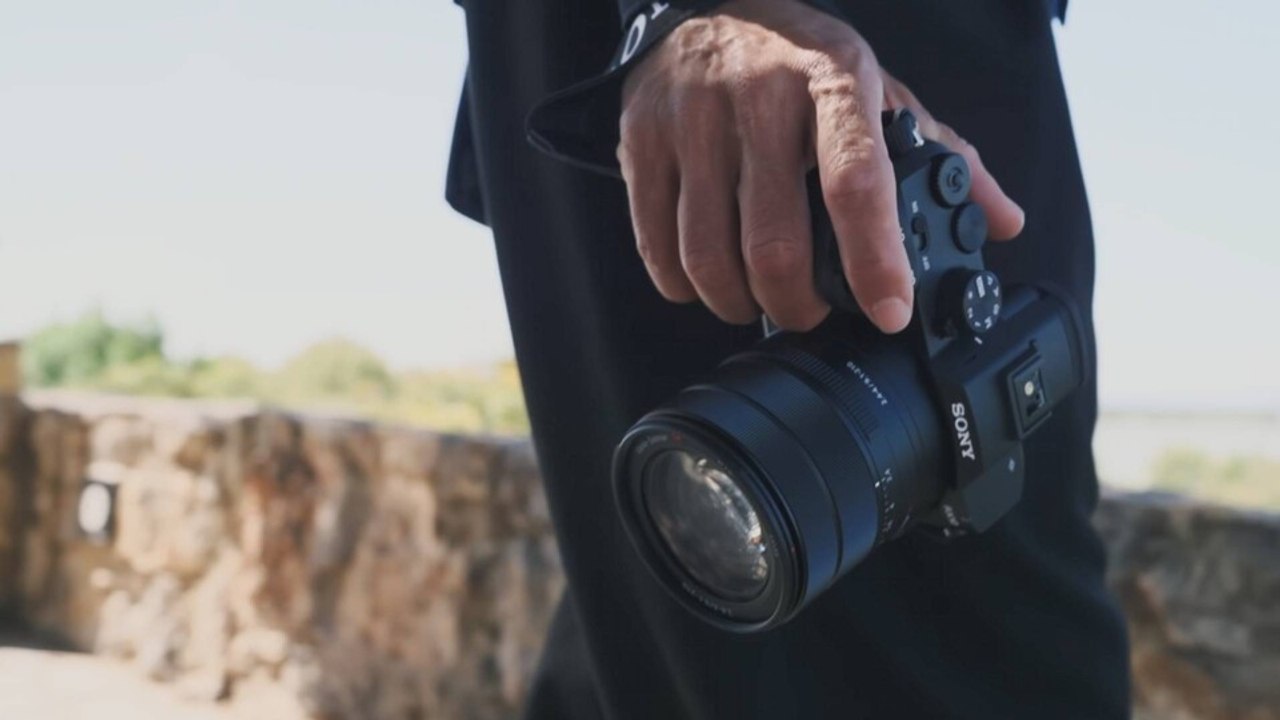 Sony rx10 v: das ist die neue superzom-kamera