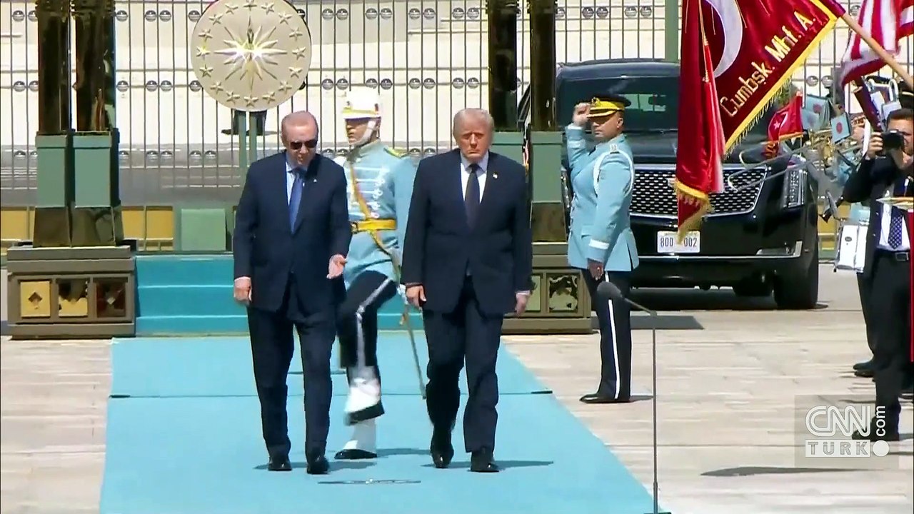 Trump'ı selamlayan Türk Yıldızları'nın kokpit görüntüsü paylaşıldı