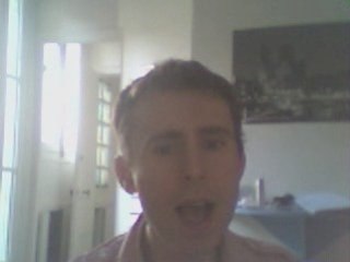 Wiwi égratigne "à l'ombre des lumières"