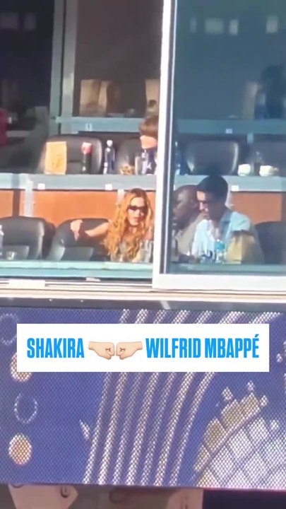 SHAKIRA & WILFRID MBAPPÉ Lors de France - Maroc