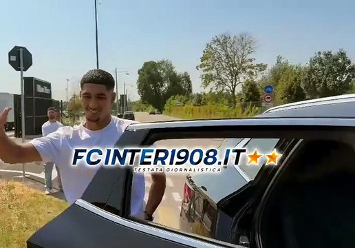 Inter, ecco Khalaili! L’esterno è sbarcato a Milano: Chivu ha il sostituto di Dumfries