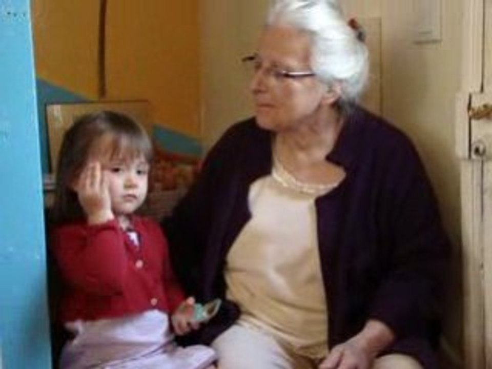 Make-up time with grandma02
