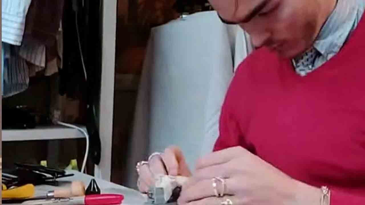 The fun & easy art of making an elegant necklace from the comfort of your room