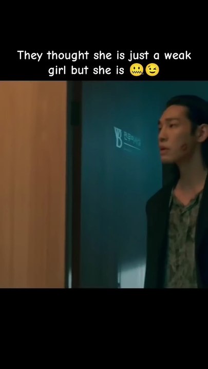 She is damn good for this💪🔥 #studygroup #kdrama #shorts #shortsfeed #hwangminhyun #fight