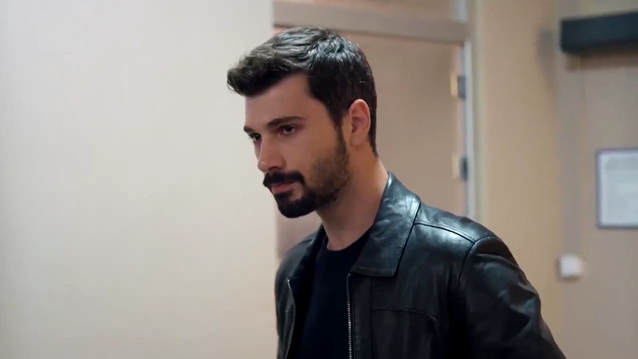 Hudutsuz Sevda - Episode 38 (English Subtitles)