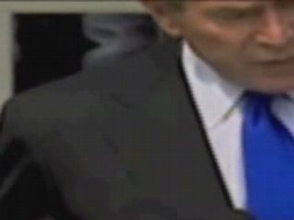 Un Gris derriere G_W_Bush