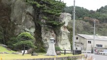 猿の横顔に似てる岩をくり抜いた『猿神鼻岩洞門』を歩く！
