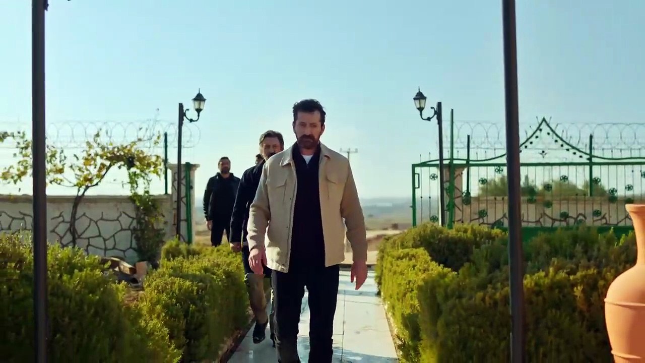 مسلسل المدينة البعيدة 2 الحلقة 215 مدبلجة