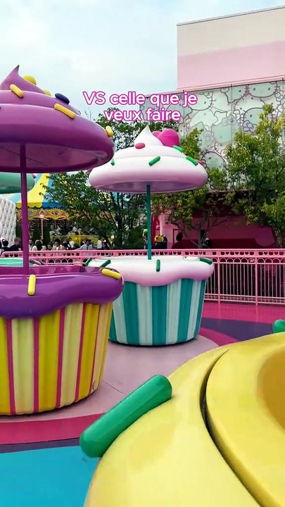 C'est ça d'aller à un parc d'attractions avec sabestie 😔 il faut faire des compromis (faire l'attraction qui fait trop peur bien sûr)#usj #universalstudiojapan #ledinosaurevolant #meilleureamie #visitjapanfr