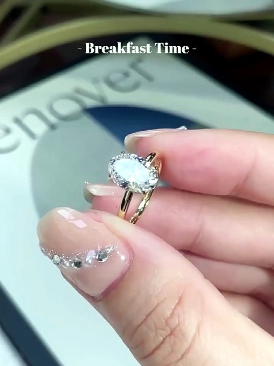 💍 "Would you say YES to this ring?"