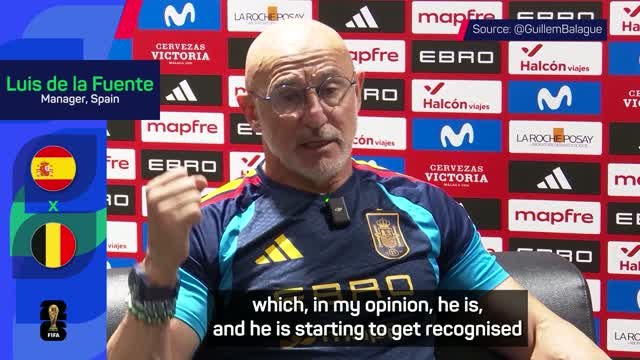 Oyarzabal 'one of the top five strikers in the world' - de la Fuente