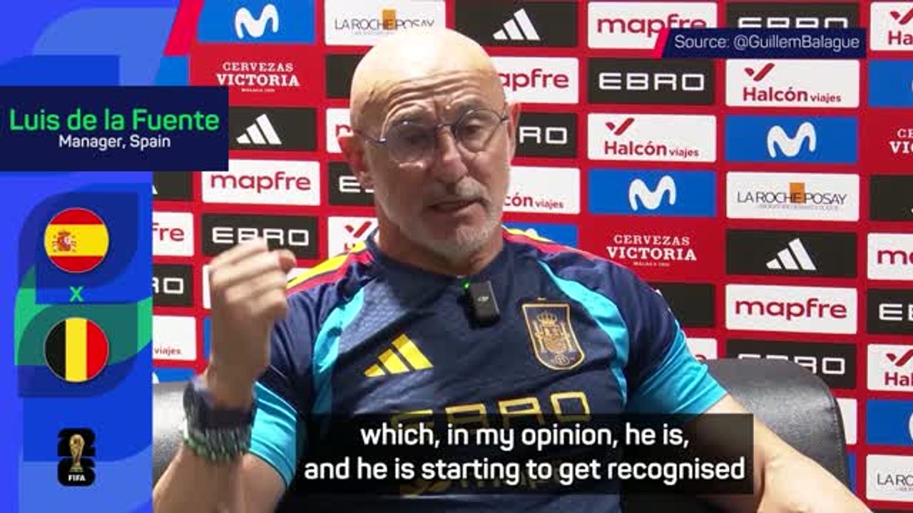 Oyarzabal 'one of the top five strikers in the world' - de la Fuente
