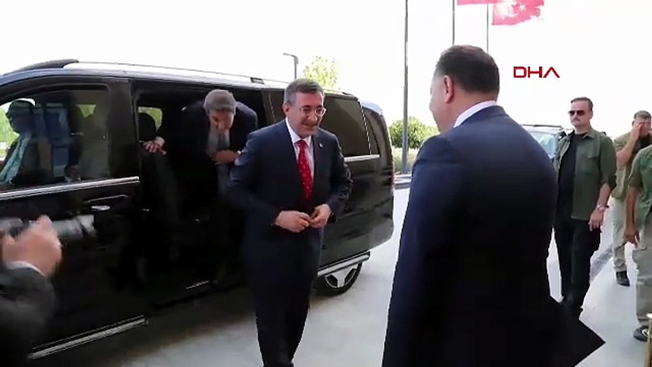 Cumhurbaşkanı Yardımcısı Yılmaz, KKTC Cumhuriyet Meclisi Başkanı Öztürkler’i ziyaret etti