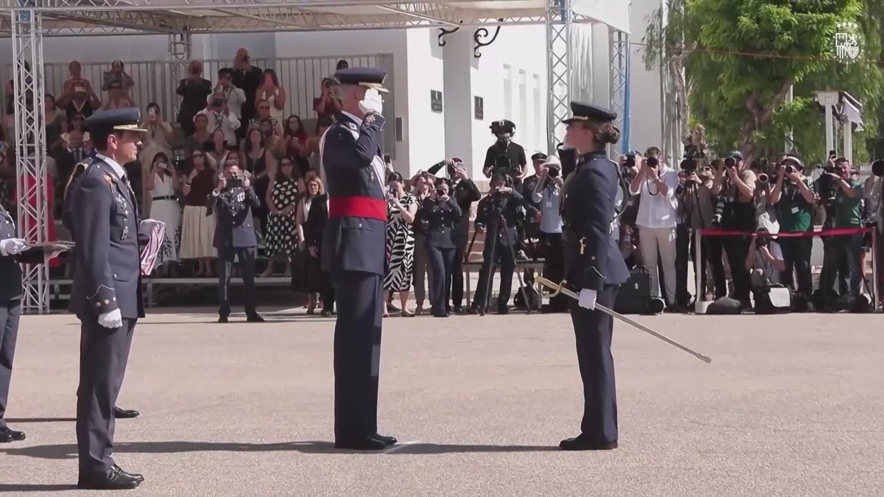 La princesa Leonor culmina su formación militar y recibe la Gran Cruz del Mérito Aeronáutico