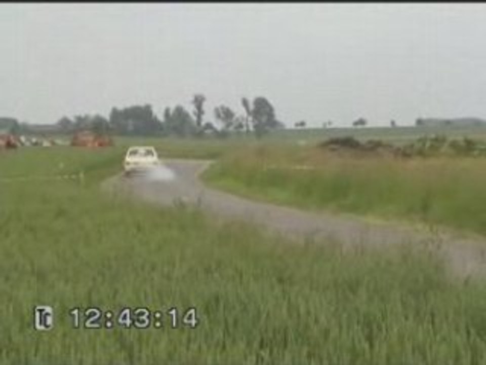 crash peugeot 205 rallye