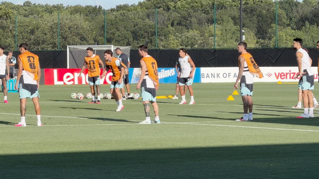 JULIÁN, TOREADO, en el ENTRENAMIENTO de ARGENTINA: MESSI no da CRÉDITO