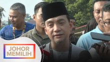 Onn Hafiz selesai mengundi di SK Simpang Renggam