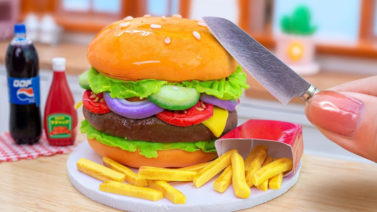 Satisfying Miniature Burger Cake Decorating In Miniature Kitchen (Easy To Make) 🍰 Mini Yummy Design