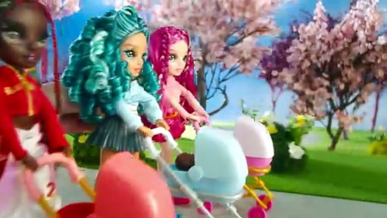 Rainbow High: Junior High New Bestie Babysitters Dolls Commercial!