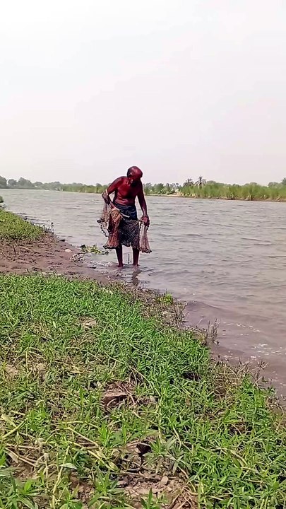 Gaon me fishing wala