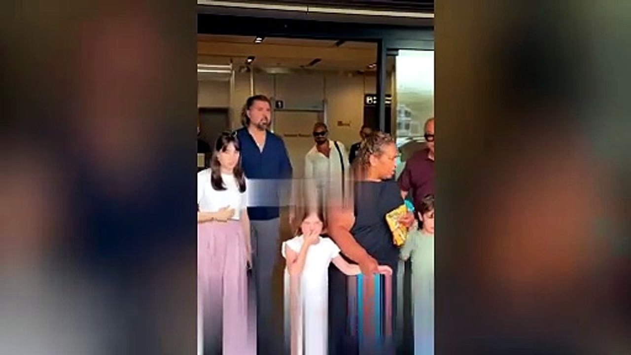 Ricky Martin'den korumasına uyarı! Gazetecilere müdahaleye izin vermedi