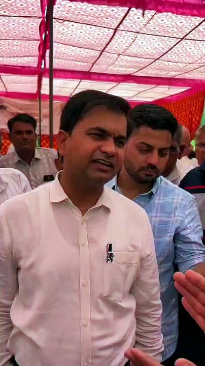कौन हैं एसडीएम आशीष शर्मा