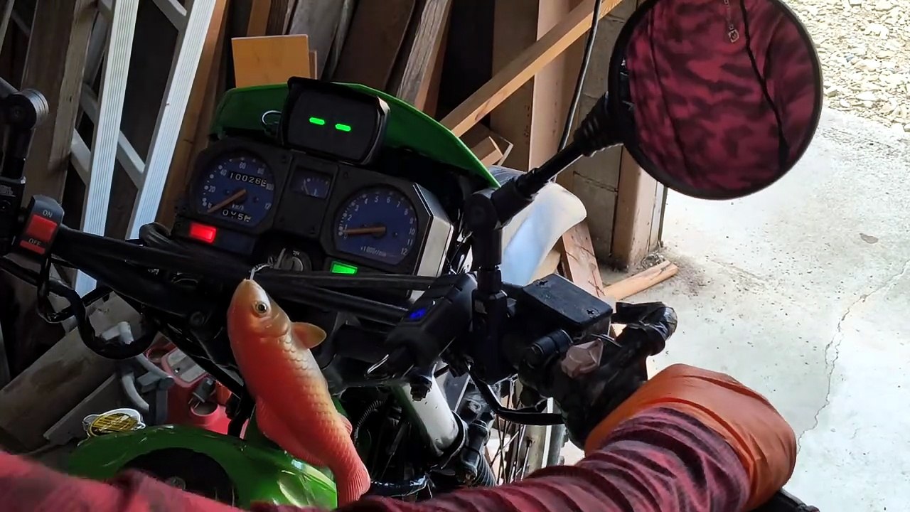 KMX125　スロー絞りすぎでエンジンかからず